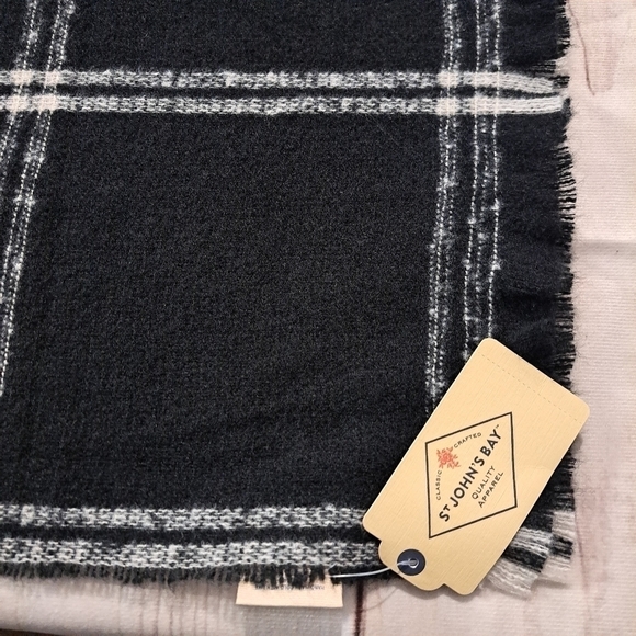 NWT St. John's Bay Plaid Scarf - Picture 3 of 11